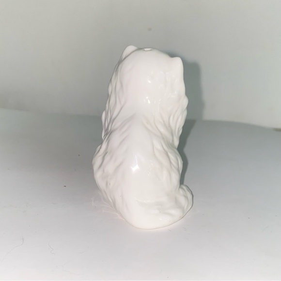 Vintage White Persian Cat Salt & Pepper Shaker Set - Picture 5 of 15